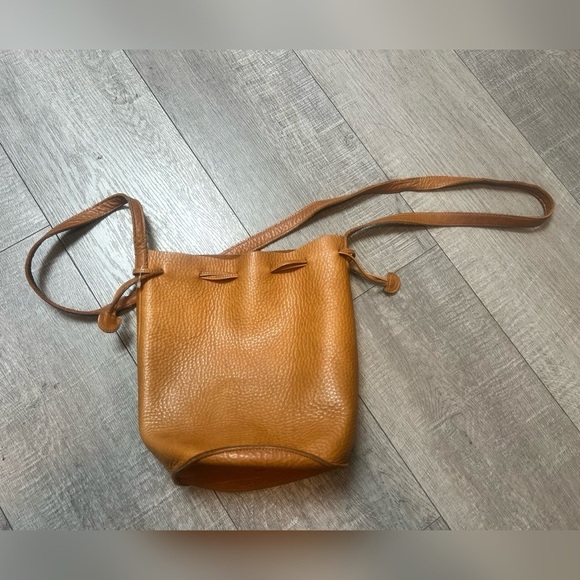 BAGGU
DRAWSTRING PURSE IN CARAMEL SOLD OUT - Picture 4 of 8